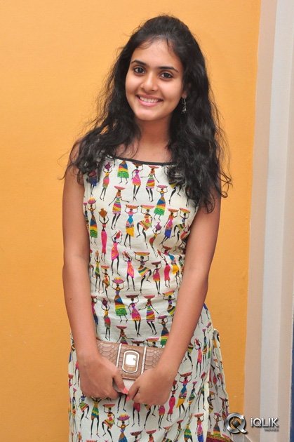 Sukriti-at-Kerintha-Movie-Premier-Show